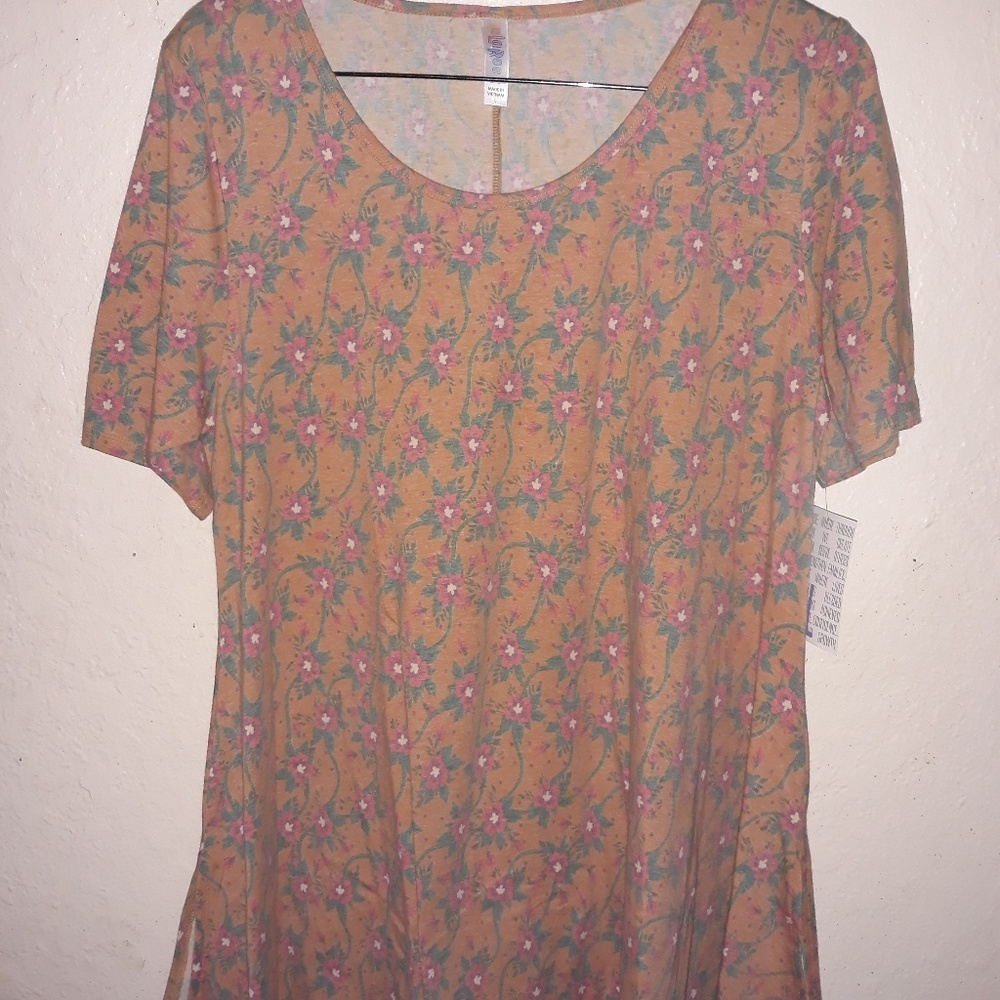 LuLaRoe flowered shirt Size L NWT